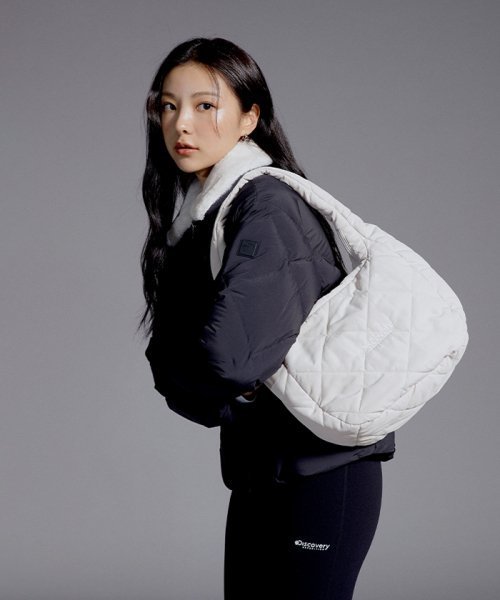 Discovery EXPEDITION Melrose quilted shoulder bag M BEIG 58