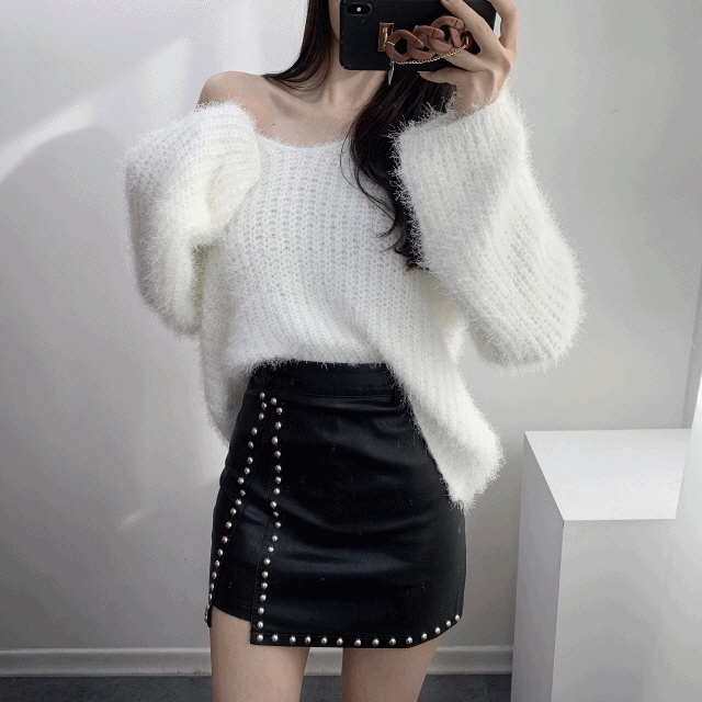 (フィットグッド!)ルーズフィット ブイネック 厚手 ファー ニット 2color