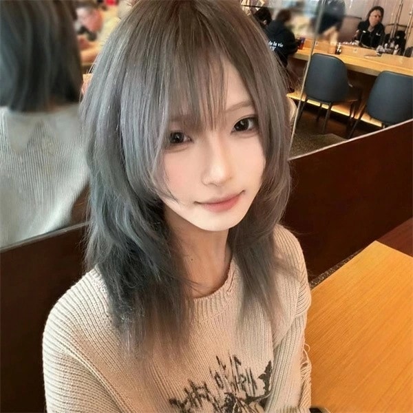 ウィッグ ミディアムへア ストレート グレー 前髪あり 前髪ぱっつん フルウィッグ 可愛い コスレ ロリータ ゴスロリ レディース コスム 仮装 大人 おしゃれ 普段