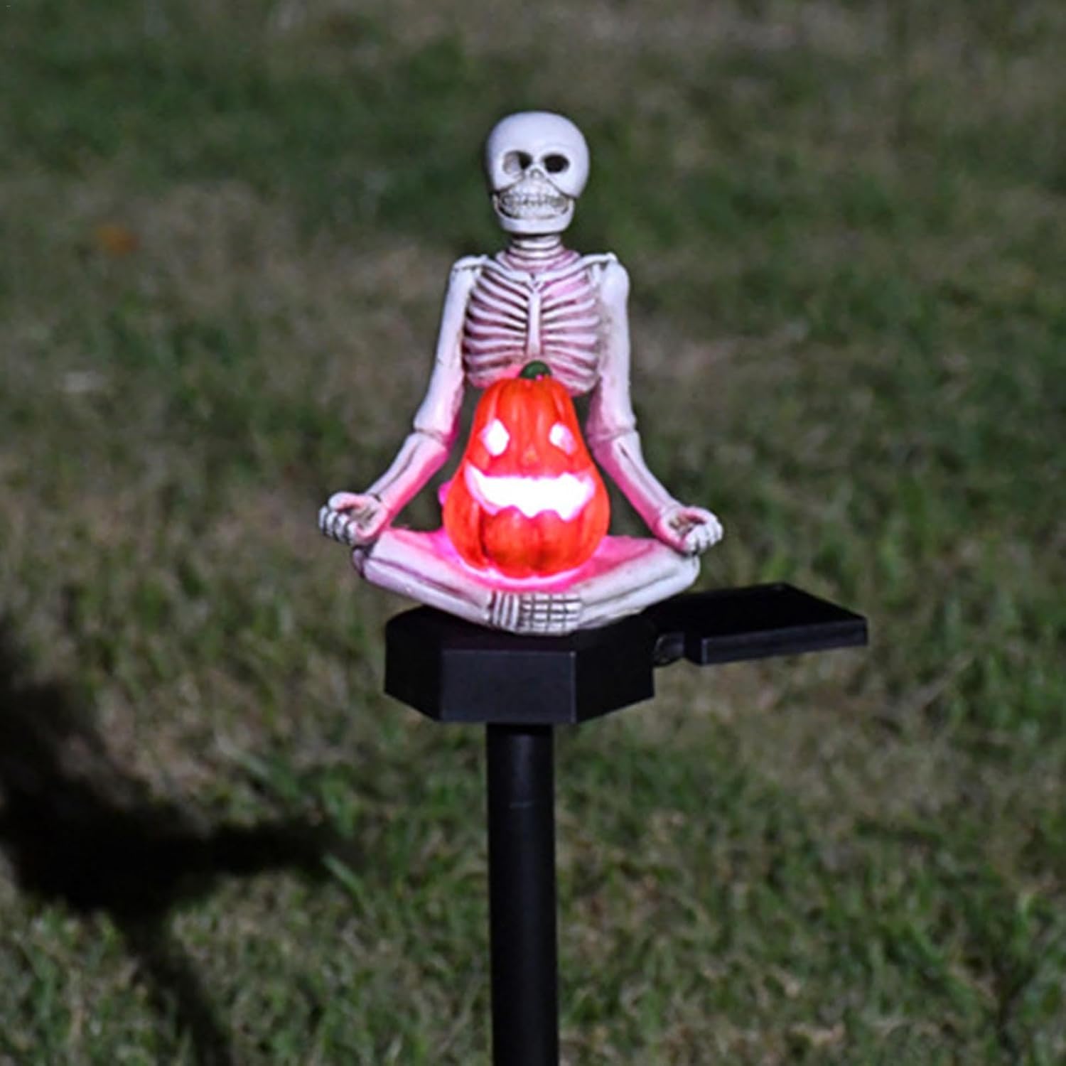 ソーラーハロウィーン経路ライト ソーラーハロウィーンライト屋外 ハロウィン パス ライト頭蓋骨とカボチャ 小道ライト 屋外用ソーラースカルとカボチャ 経路ライト 屋外用ハロウィーン装飾ランタン
