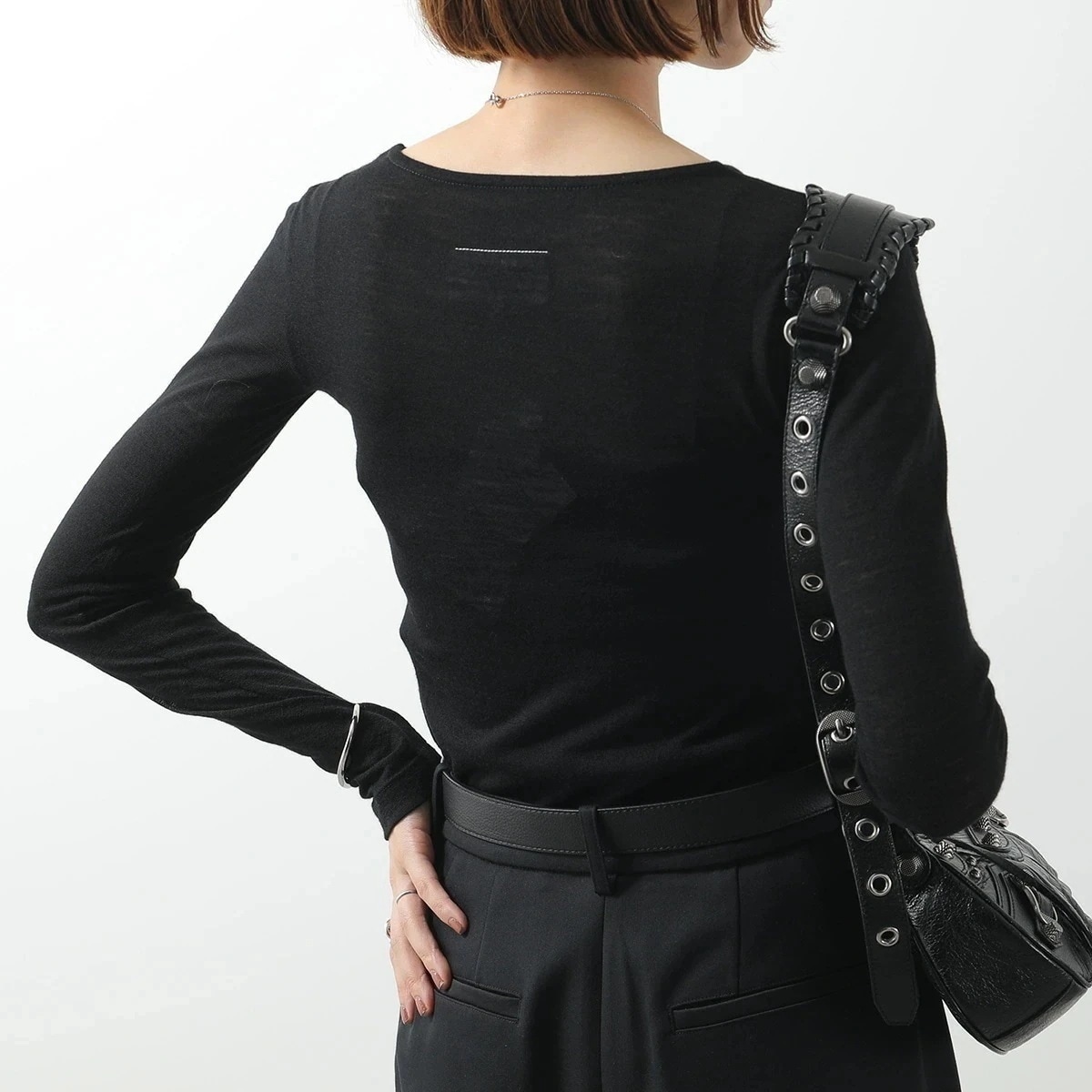 MM6 エムエムシックス メゾンマルジェラ シアーニット S52NH0029 M20123 長袖 クルーネック カットソー ホワイトステッチ 900 S52NH0029M20123900