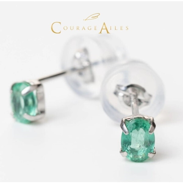 Courage Ailes EDA-1470EM ピアス (5月誕生石 エメラルド 天然石 カラーストーン Pt900 プラチナ ペンダント結婚祝い 記念日 誕生日 華奢 贈り物 シンプル 4本爪) 18,056円