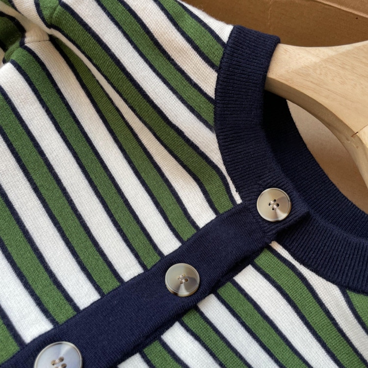プライベートモデルe*d初秋モデル！！！巨大な白い色レトログリーンとホワイトストリップの丸い首ウール女性用