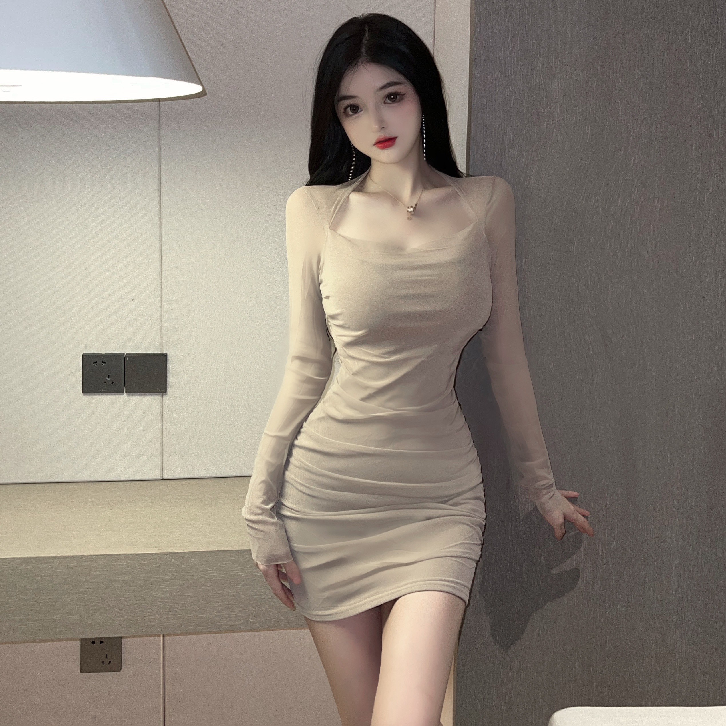 ワンピース チュニック ミニ ミニ丈 ショート ショート丈 夜 ドレス ナイト 膝上 袖あり 長袖 スクエアネック オフショルダー オフショル スリム タイト 細身 切り替えデザイン シフォン