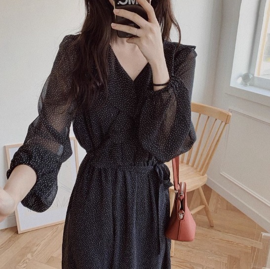 ワンピース ロング丈 長袖 Vネック デザイン ウエストゴム 美ライン ニュアンス ラッフル フリル 透け感 シースルー かわいい 大人可愛い きれいめ シンプル カジュアル 大人 上品 おしゃれ