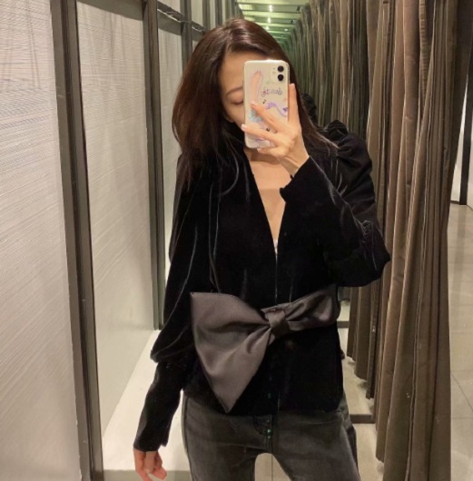 【取寄：納期2週間】ショートジャケット ノーカラー ビッグリボン リボンベルト ノーカラージャケット 黒 ブラック 大人 ジャケット 秋冬 ショート丈 アウター 大人可愛い ショートジャケット