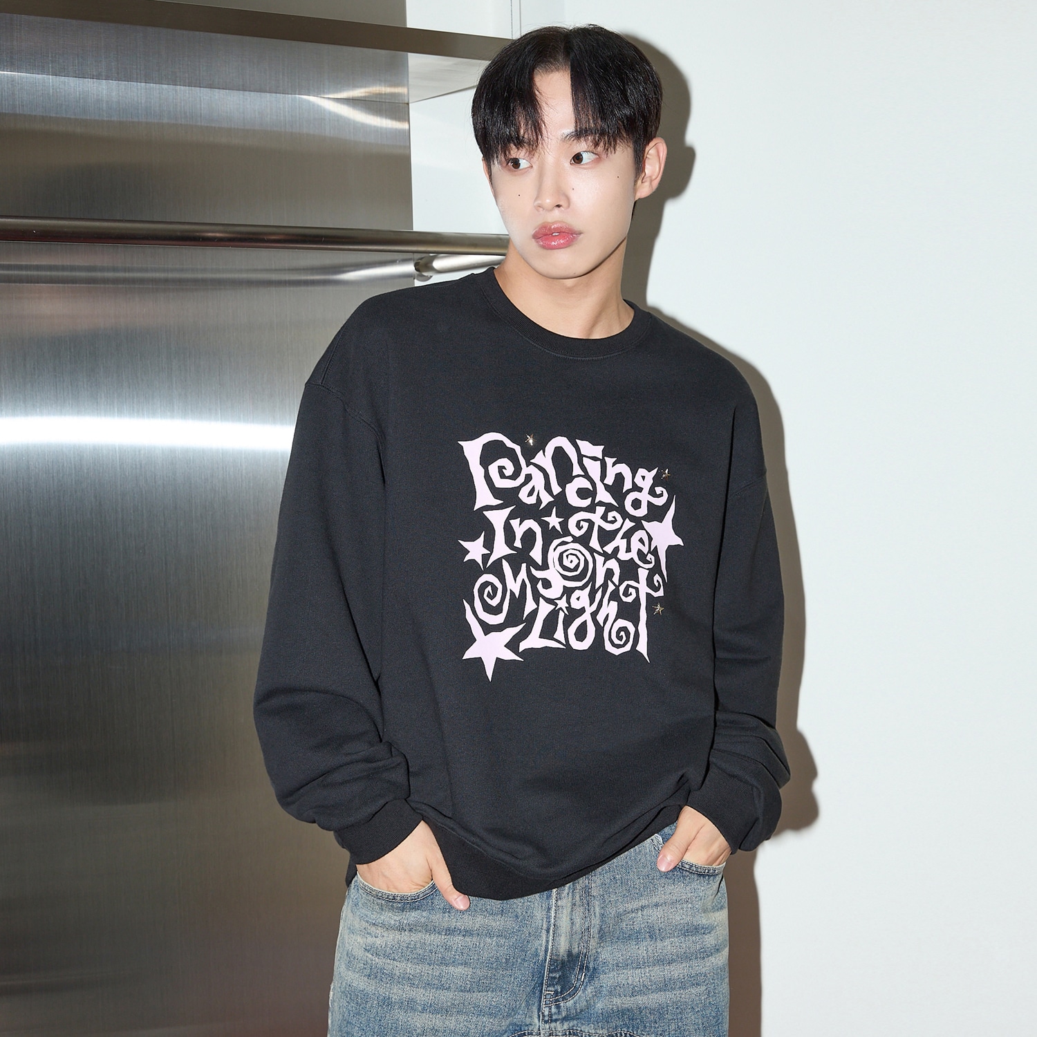 Dancing Star Rivet Sweatshirt BLACK