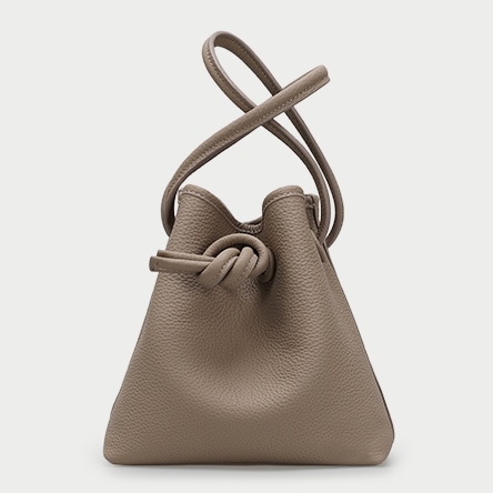 バッグ カバン レディースバッグ 巾着バッグ ドローストリングバッグ 便利 使いやすい マチ広 大人可愛い きれいめ シンプル 大人 上品 おしゃれ かっこいい 大人可愛い 大人女子 こなれ感