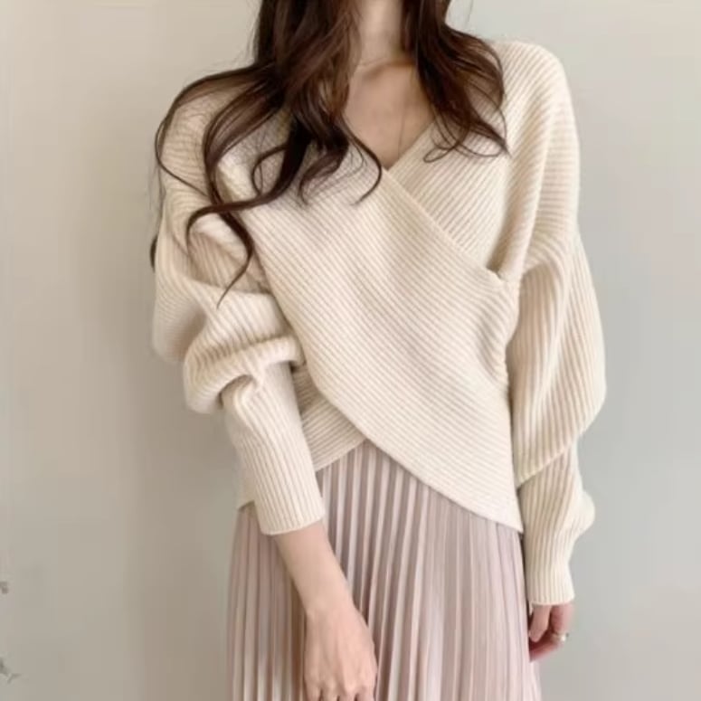 レディース トップス ニット セーター プルオーバー ショート 長袖 ドルマンスリーブ Vネック 襟なし ふわふわ ふっくら 伸縮性 かわいい 大人可愛い きれいめ シンプル カジュアル 上品
