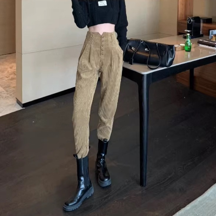 レディース パンツ ボトムス ロングパンツ ロング スリム スマート ハイウエスト 異国風 ボタン コーデュロイ かわいい 大人可愛い きれいめ シンプル カジュアル 上品 おしゃれ かっこいい