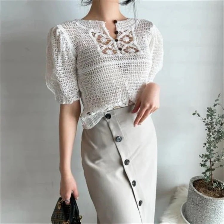 春コーデにぴったり2025年夏 韓国版 ラウンドネック 透かし彫り 薄い パフスリーブ 半袖 セータ