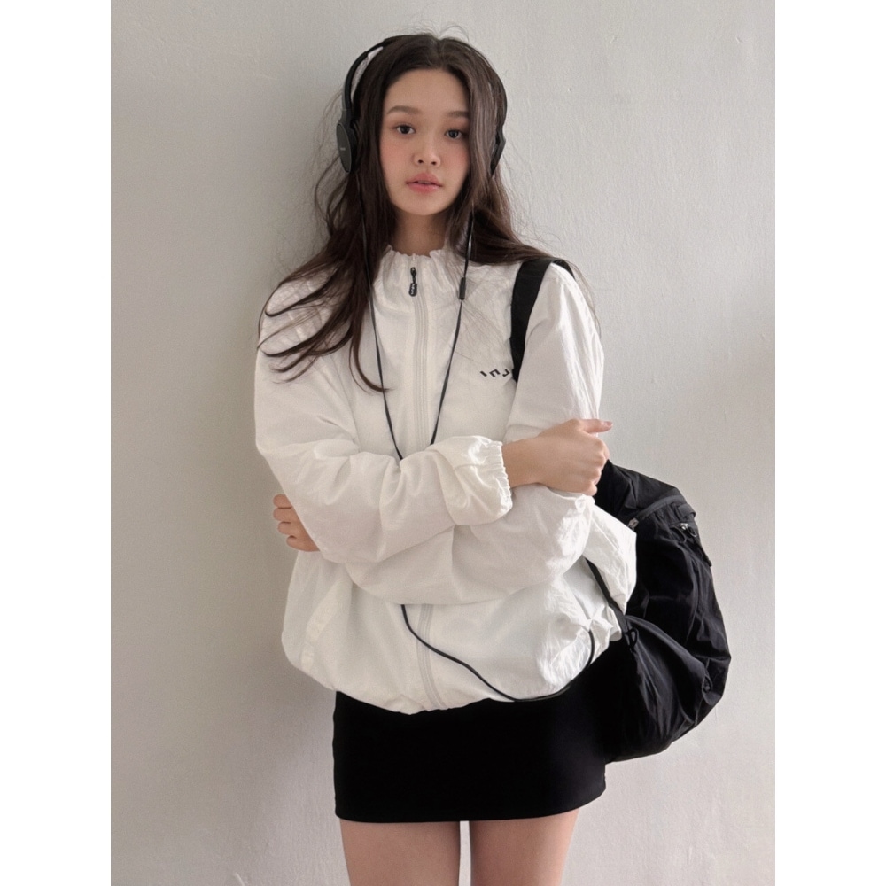 INJIACTIVE コグニティブナイロンウインドブレーカーホワイト 41,573円