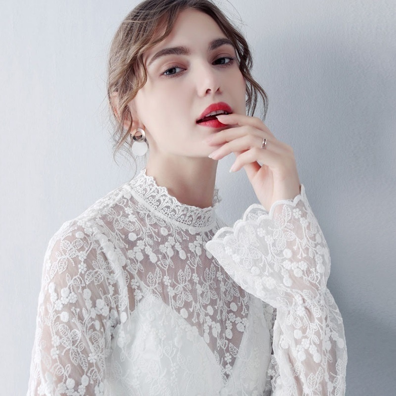 トップス ブラウス 白トップス 袖あり ボリューム袖 フレアスリーブ ハイネック タートルネック セミフレア レース シフォン フリル 薄手 かわいい 大人可愛い きれいめ シンプル 大人 上品 5,080円