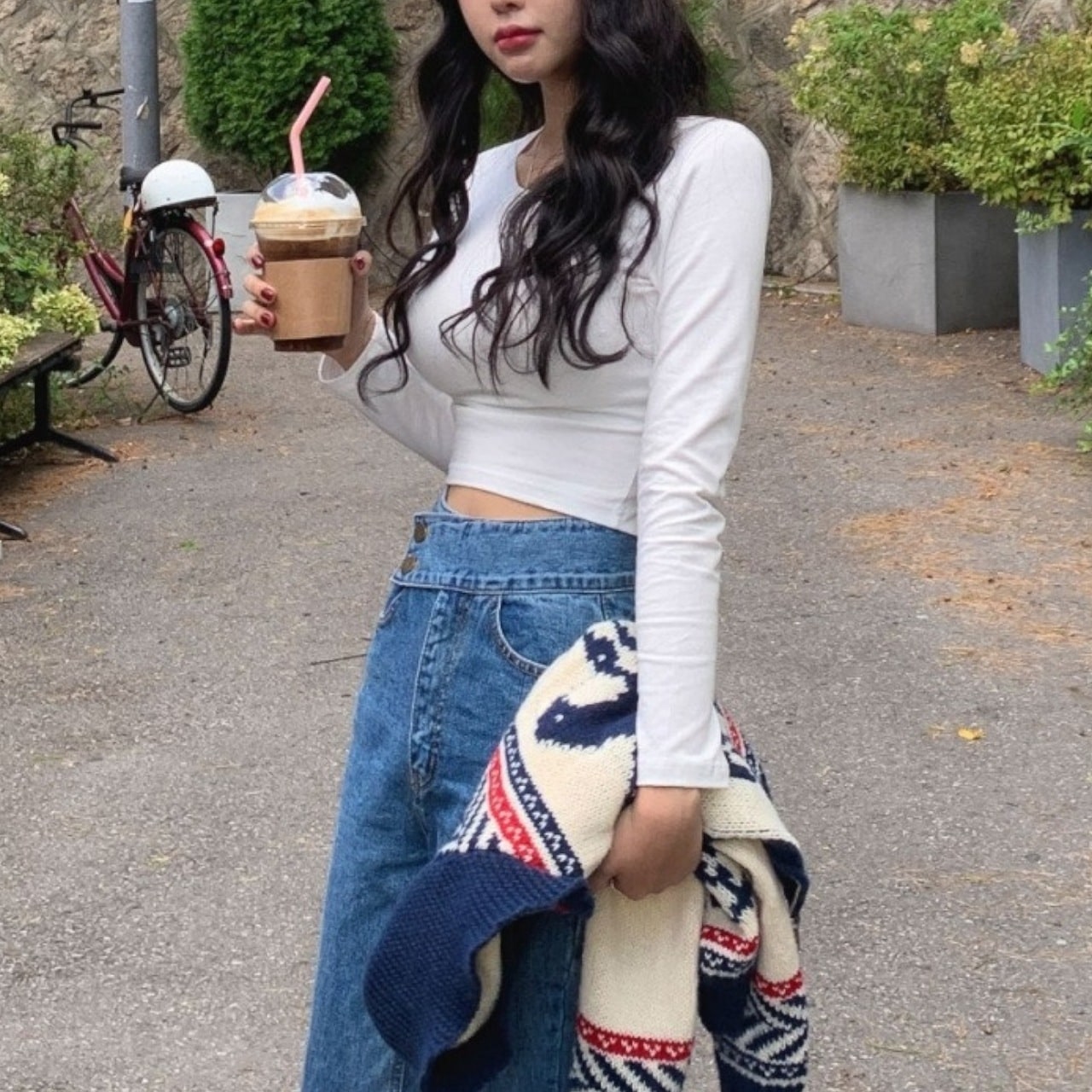 バックスリット トップス カットソー 長袖 ラウンドネック タイト 細身 大人可愛い シンプル カジュアル おしゃれ お洒落 かっこいい こなれ感 スポーティー ラ