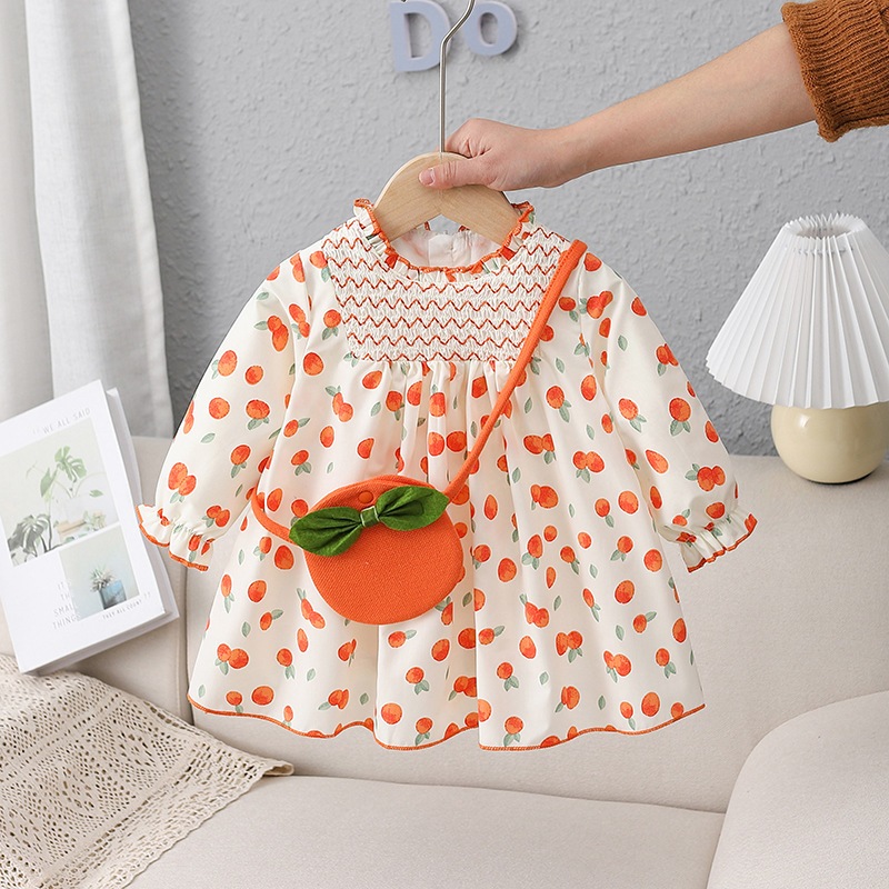 【再入荷！】 子供服2022年春の新しい女の子のワンピースオレンジのプリントの子供の長袖のワンピース ワンピース・ドレス
