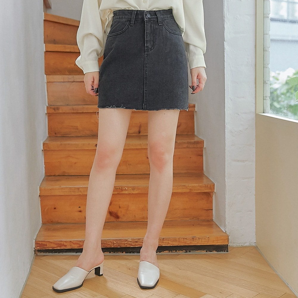 裾カットオフミニデニムスカート