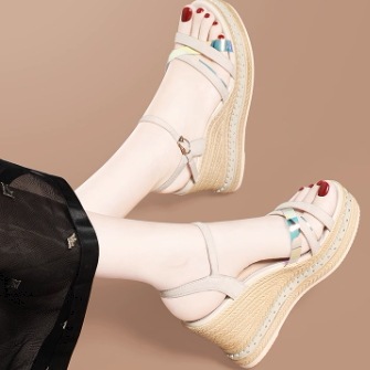 レディース サンダル レディースサンダル 厚底サンダル ウェッジソールサンダル ヒール 厚底 歩きやすい 履きやすい 疲れにくい 美脚 脚長 かわいい 大人可愛い きれいめ シンプル カジュアル