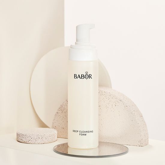 敏感肌用 バルバー エアリーフォーミングクレンザー 200ml 5,148円