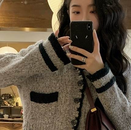 レディース トップス カーディガン セーター ショート丈 長袖 Vネック 前開き ボタン ポケット かわいい 大人可愛い きれいめ シンプル カジュアル 上品 おしゃれ かっこいい レトロ こなれ感