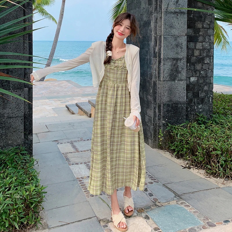 実際の休日スタイルカラフルな格子縞のホルタードレスセット2024新しいニットカーディガンホルタードレス2点セット