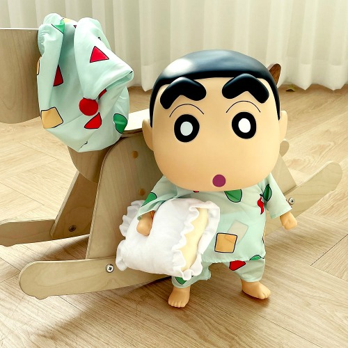 クレヨンしんちゃん 特大フィギュア 42cm パジャマ カスタムステッカー入