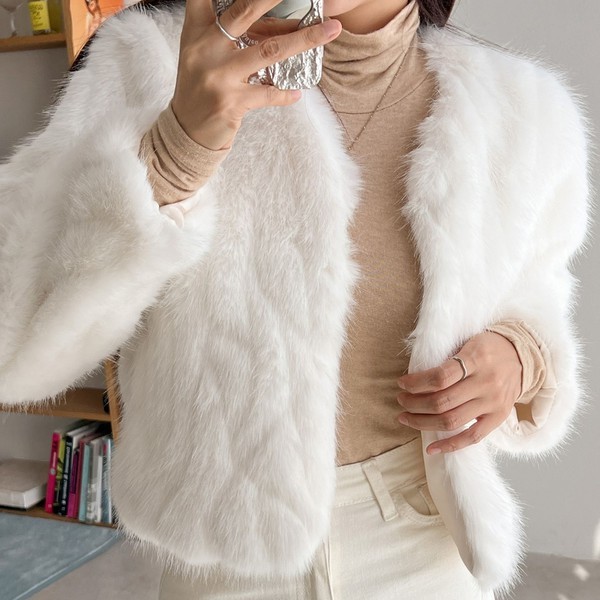 女子 冬 ノーカラー エコ ミンク ファー ブイネック ショート ジャケット フィットがきれいな クロップ ジャケット アウター 集まりルック 結婚式ルック オフィスルック