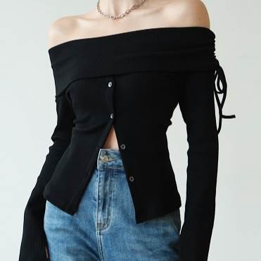 カットソー トップス ニット シャツ 長袖 オフショルダー 肩出し レディース 前開き ボタン フィンガーホール タイト かわいい 大人可愛い きれいめ 上品 こなれ感 シンプル カジュアル 主役級