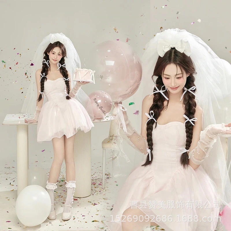 フォトスタジオの誕生日写真テーマクリームスタイルドレス雰囲気女の子ポートレートアート写真服