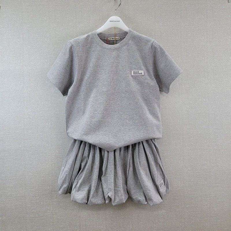SLIM TSHIRT ESSENTIAL+VOLUME MINI SKIRT-SET UP