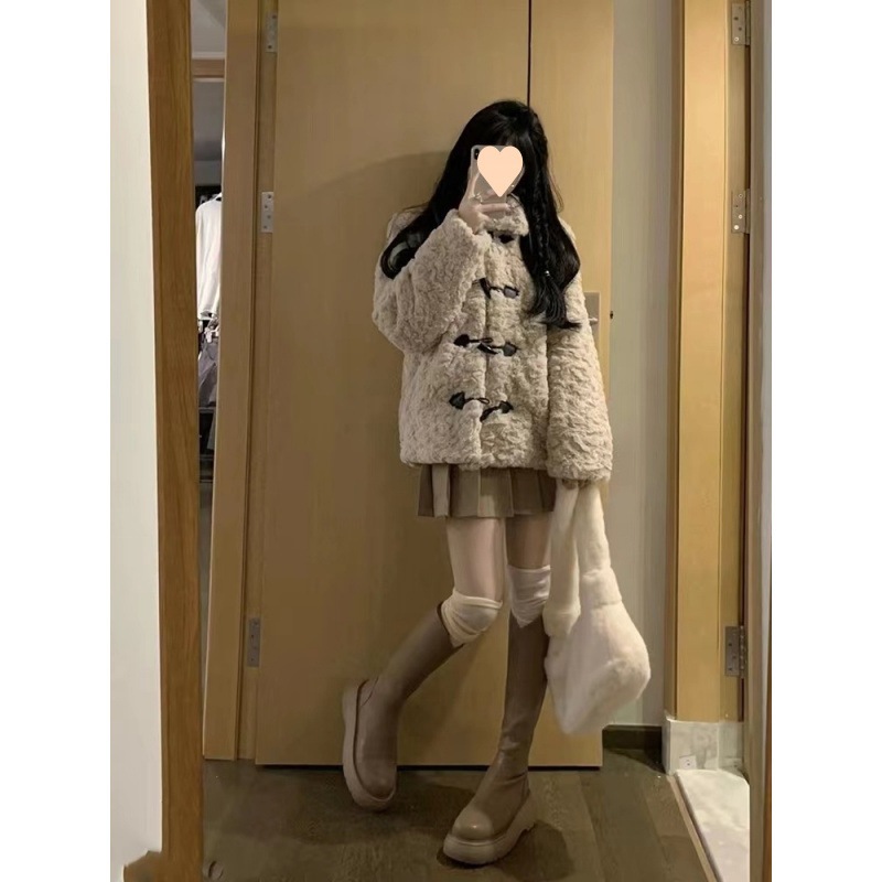 2025冬新作模造ラムウール婦人服高級流行親友おしゃれでかわいい厚みのあるホーンボタンジャケット