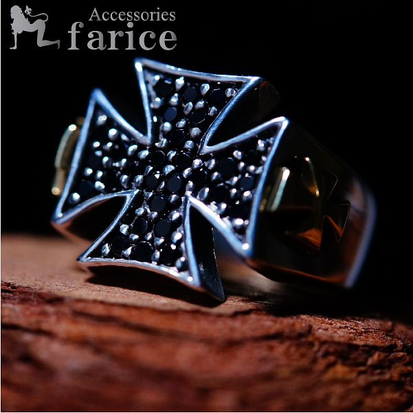 パヴェブラックキュービックジルコニア&真鍮ゴールドクロス シルバーリング