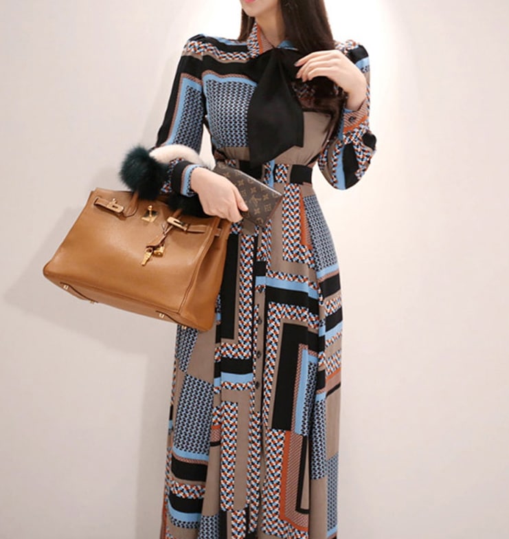 総柄ワンピース ワンピース フレアワンピース ワンピドレス ロング ロング丈 袖あり 長袖 フレア 切り替えデザイン ウエストマーク ハイウエスト ポリエステル かわいい 大人可愛い きれいめ