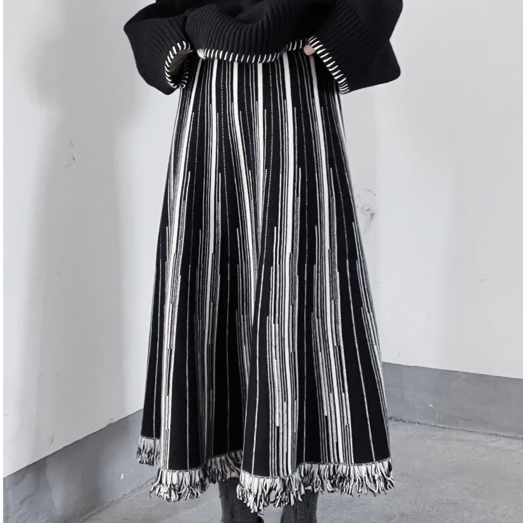 ボトムス スカート ロングスカート フレアスカート ウエストゴム フレア ロング丈 フリンジ かわいい 大人可愛い きれいめ シンプル カジュアル 上品 おしゃれ かっこい 大人女子 こなれ感 ラフ