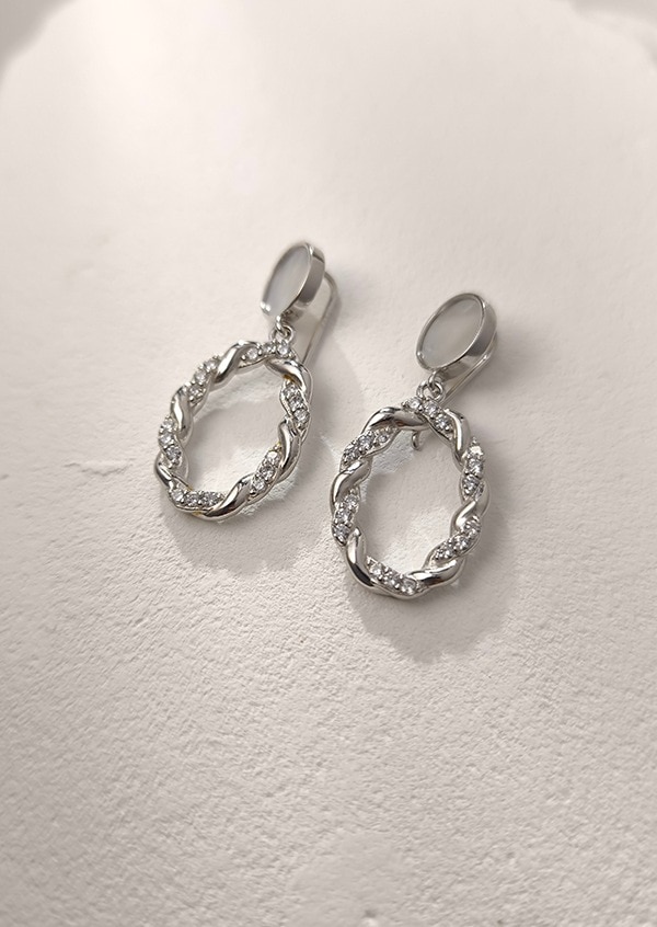【Silver 925】ツイスト楕円形フックピアス
