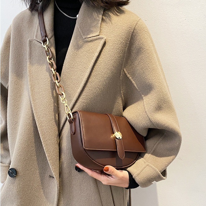 4色 ショルダーバッグ レディース ミニバッグ 肩掛け 斜めがけ 大人 軽量 小さめ カジュアル かわいい おしゃれ お財布 スマホ チェーン ストラップ ラウンド型 ミニ 小さい コンパクト スモー