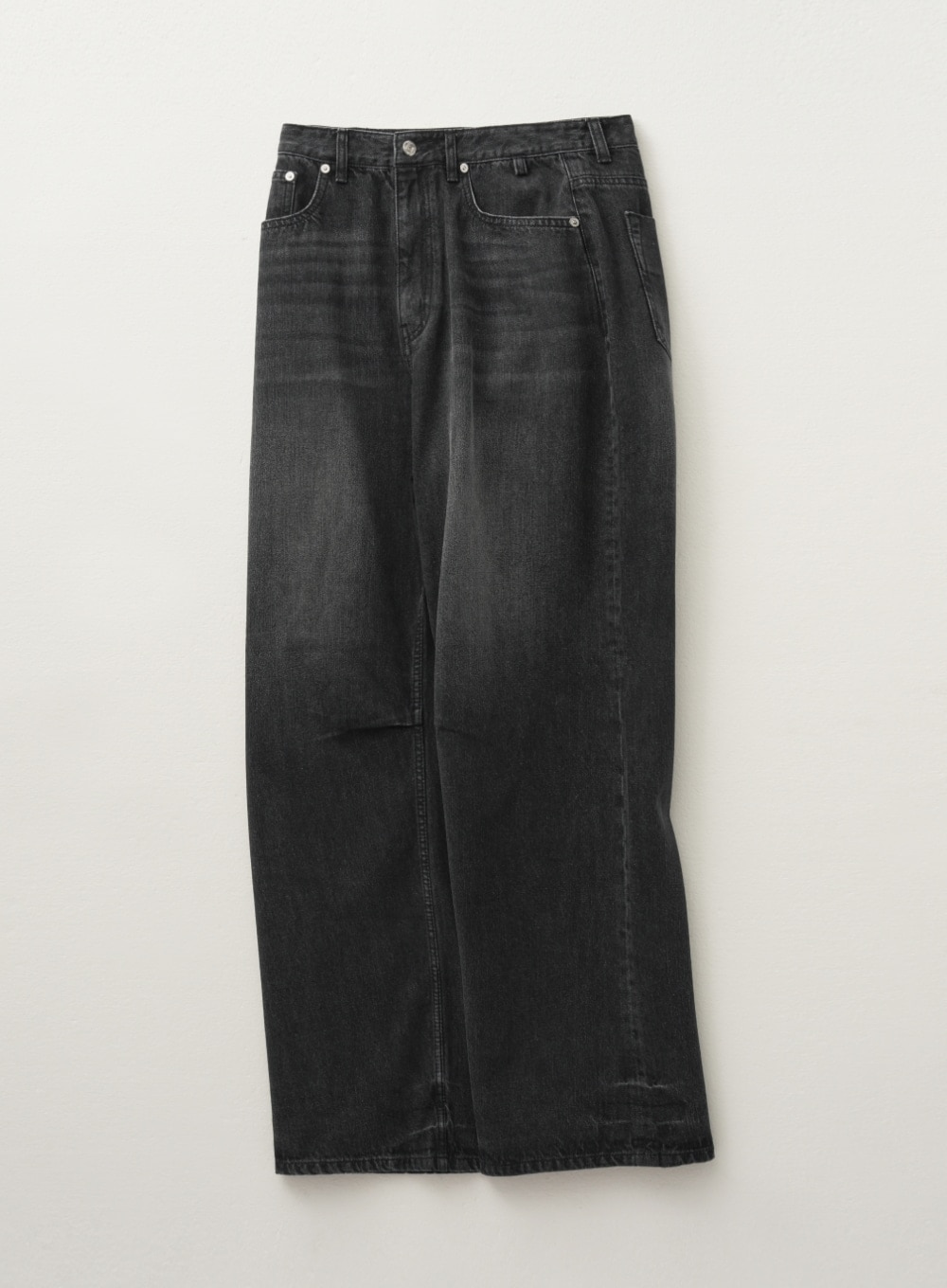 【SATUR】 CREASE HEMLINE WIDE DENIM PANTS : BLACK WASHED