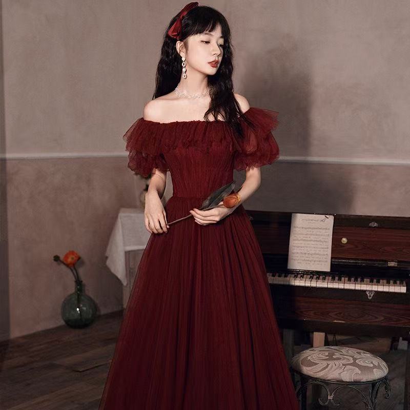 ワインレッドの花嫁敬酒服2026新しい結婚式ドレス長い一文字肩やせ結婚式敬酒服