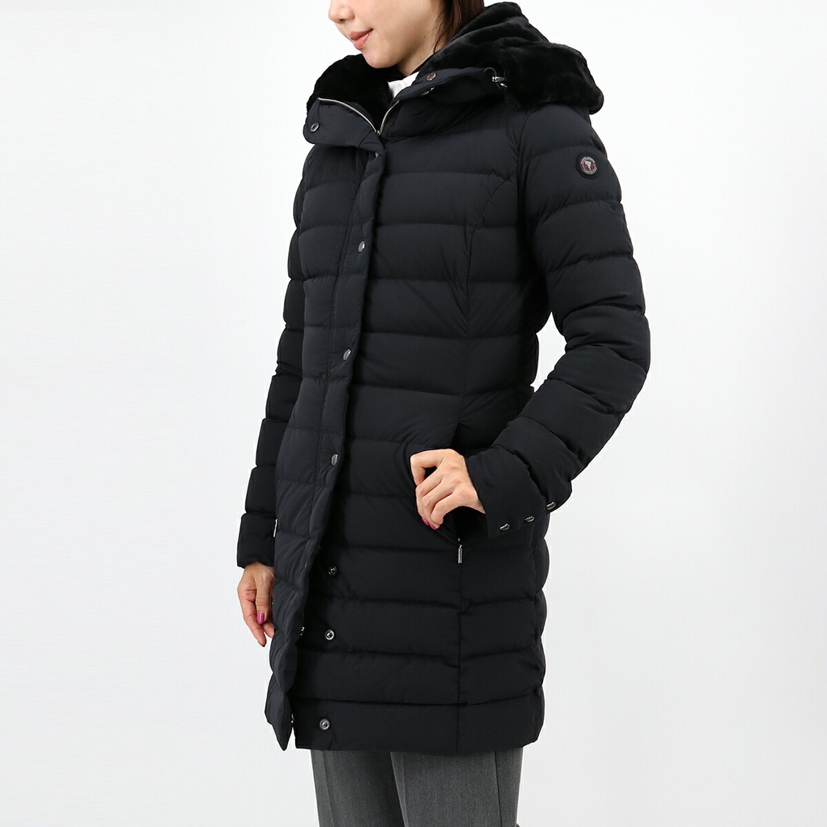 レディースダウンジャケット SANTACRUZ ECO FUR サンタクルス 72572 ダウンコート フード付き エコファー 軽量 黒 ロゴ ブランド