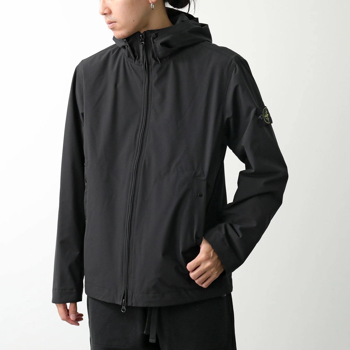 STONE ISLAND ストーンアイランド ブルゾン SOFT SHELL-R 811540627 メンズ 中綿 ジャケット フード付 防風 撥水 ロゴ A0029 BLACK