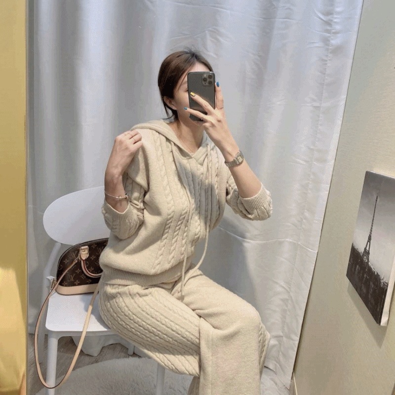 (冬までずっと) ケーブル編み フード ニット/ バンディング ワイド パンツ (set)