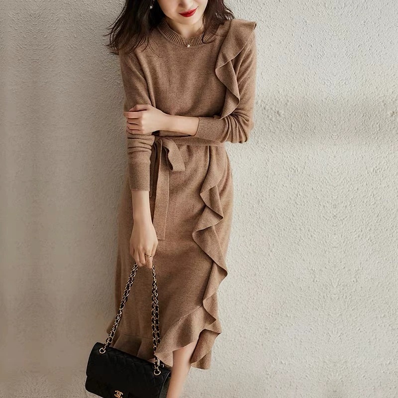 レディース ワンピース ニット 膝下 長袖 ラウンドネック 襟なし タイト スリム 細身 フェミニン ベルト ウエストリボン ふわふわ ベルト付き 大人可愛い きれいめ 上品 おしゃれ エレガント