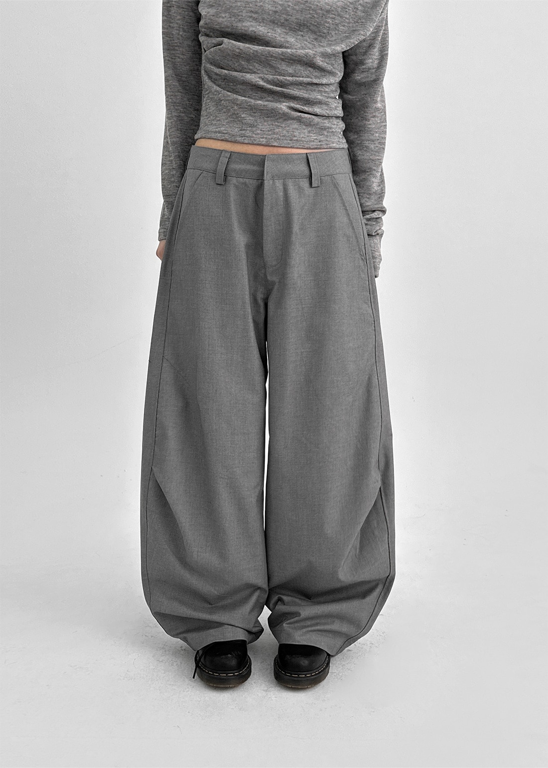 (UNISEX) テナム バックポケット バルーンワイドスラックス