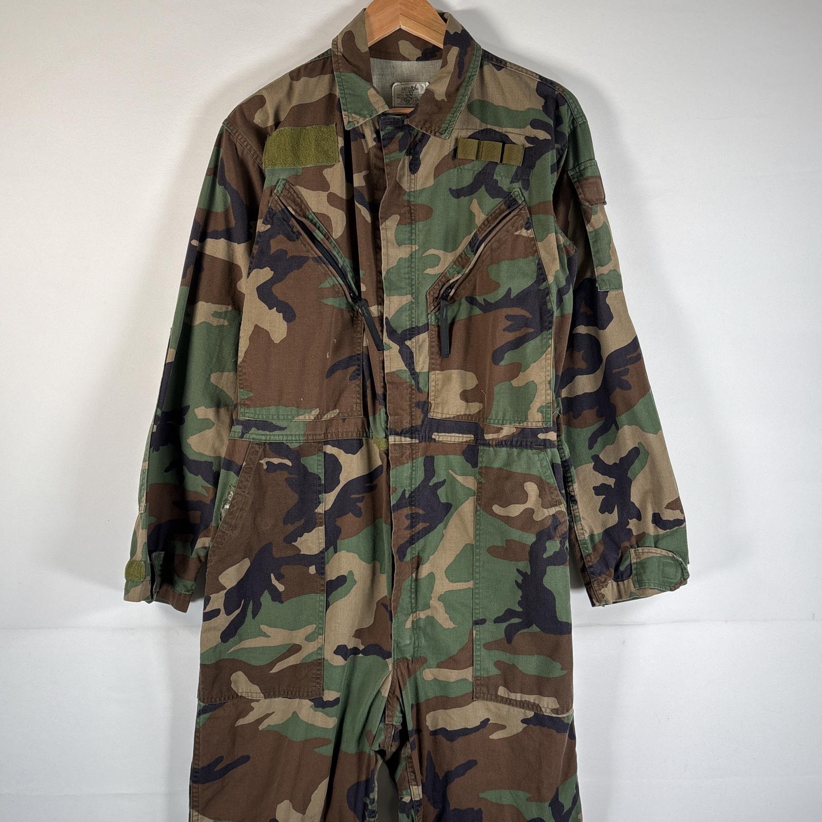 古着 90s/90年代 ミリタリー 長袖つなぎ オールインワン ワーク 作業着 米軍実物 大きいサイズ ウッドランドカモ MEDIUM グリーン系 カモフラージュ（迷彩） メンズ