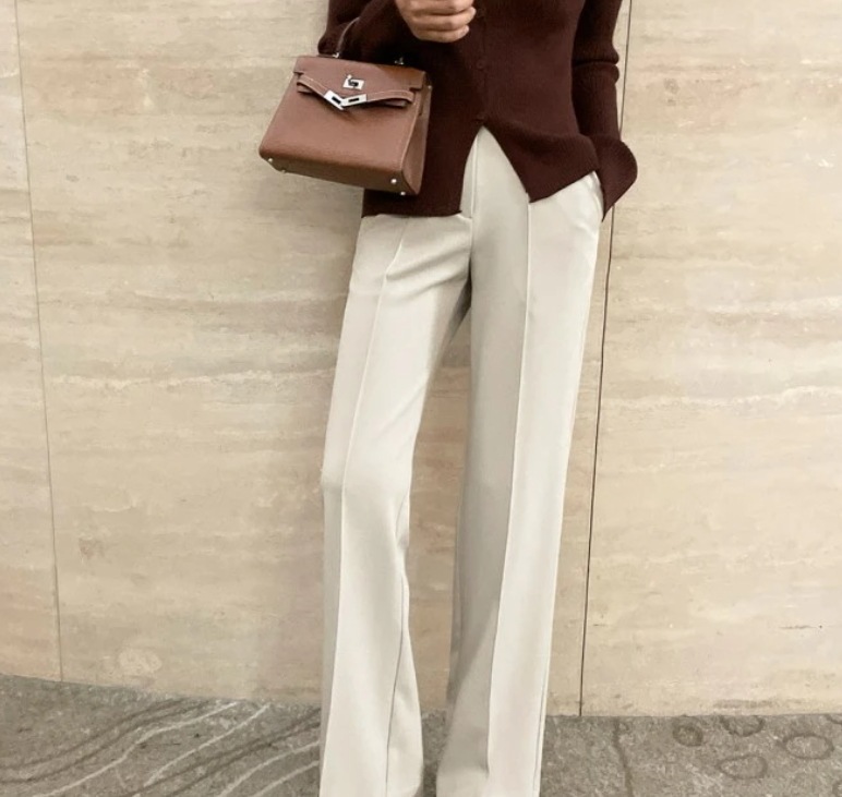レディース パンツ ボトムス ストレートパンツ ロングパンツ タックパンツ ロング ストレート ファスナー ポケット 薄手 かわいい 大人可愛い きれいめ シンプル カジュアル 上品 おしゃれ
