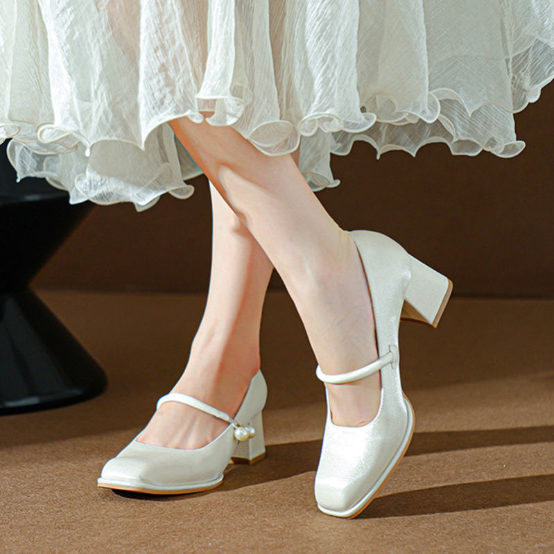 777円OFFクーポン パンプス デート 結婚式 痛くない 疲れない 靴 パーティー ドレスシューズ ストラップ 大きいサイズ ミドルヒール 太ヒール 5センチヒール フォーマル スクエアトゥ ヒール