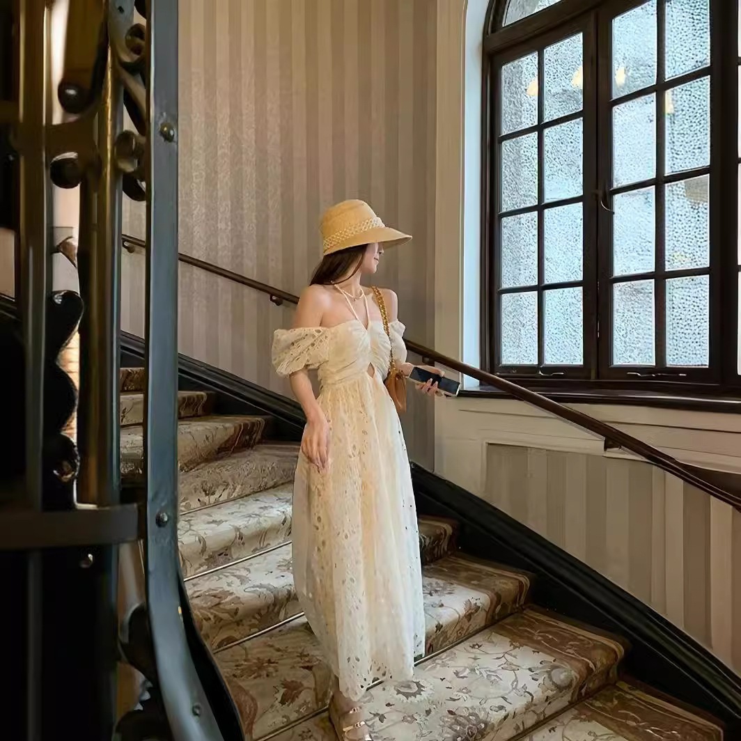 ティーブレイク パフスリーブ ホルターネック ワンショルダー ウエスト ドレス 海辺 バケーション 美しい中空レース ロングスカート