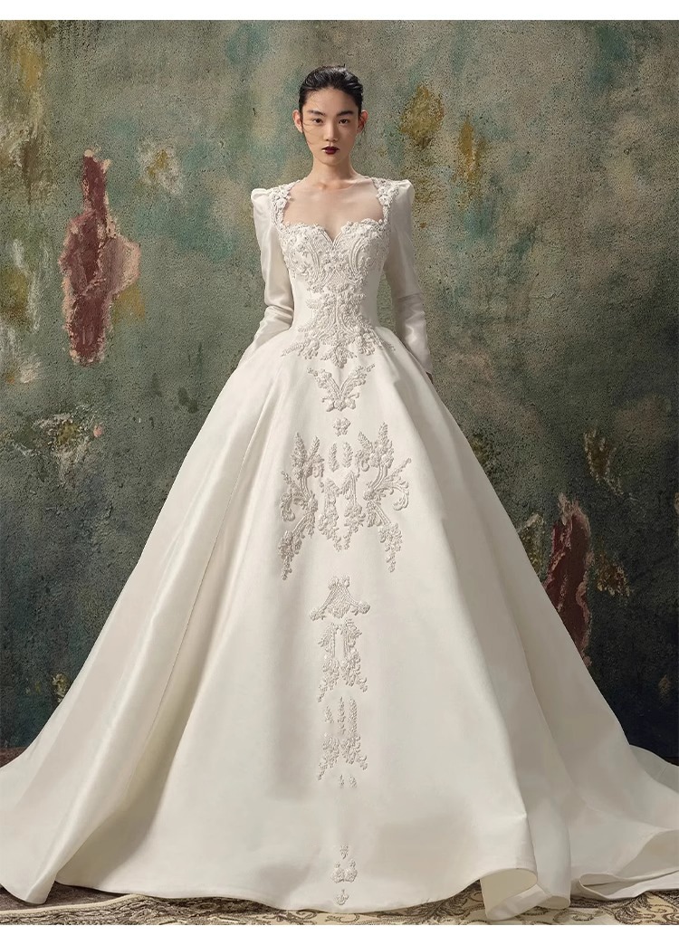 サテンの主なウェディングドレス花嫁2023冬の新作高級長袖フレンチチュールモップレトロな迎賓のお出かけチュール