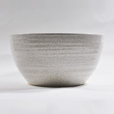 [睡蓮鉢 めだか鉢］信楽焼 白かすみボールひねり水鉢 10号サイズ【自然 水辺 水盤 水ばん 花器 水鉢 めだか 金魚 水生植物 陶器鉢 睡蓮 池 ビオトープ】