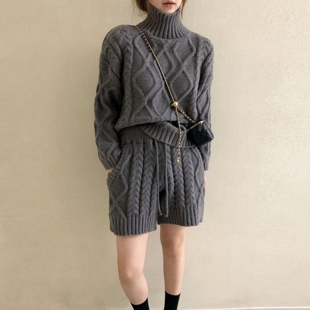 セットアップ ケーブルニット ハイネックセーター ショートパンツ 3色 レディース ニット セーター ショートパンツ 長袖 ハイウエスト かわいい カジュアル 無地 秋 冬 デート お出かけ 休日