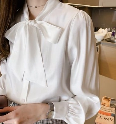 トップス シャツ ブラウス 白シャツ 白トップス 袖あり 長袖 襟付き リボン 前開き かわいい 大人可愛い きれいめ 上品 おしゃれ お洒落 大人可愛い 大人女子 こなれ感 キュート ガーリー